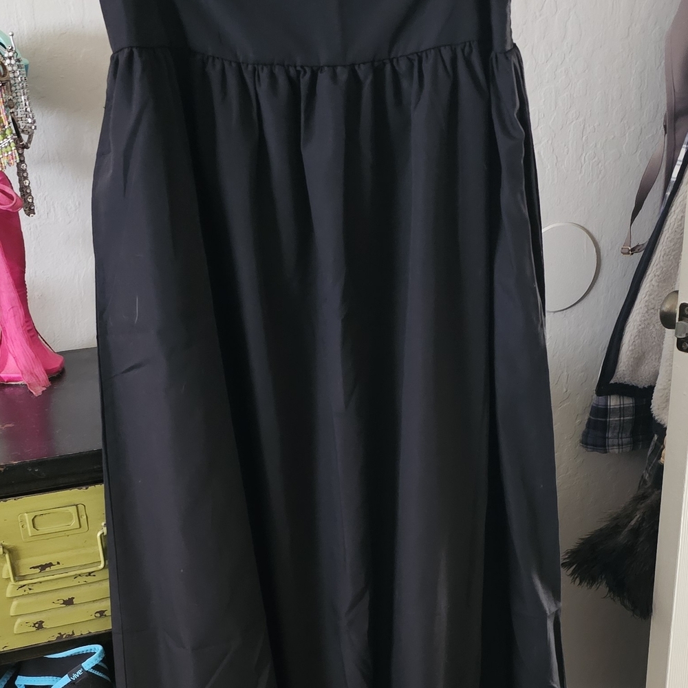 Black Long Bubble Hem Skirt - Picture 2 of 4
